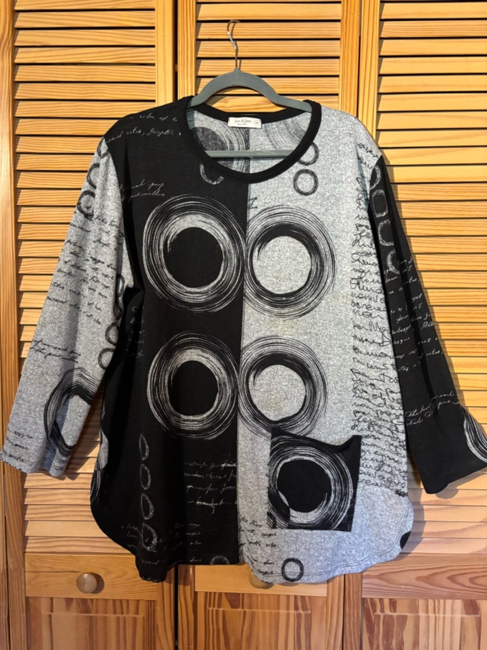 Black & Gray Abstract Circle Tunic Top